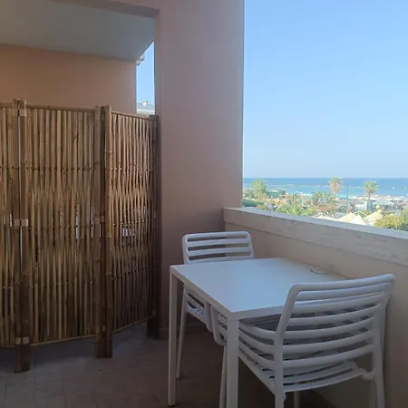 Lägenhet Giglio Di Mare House