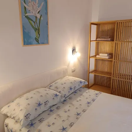 Lägenhet Giglio Di Mare House